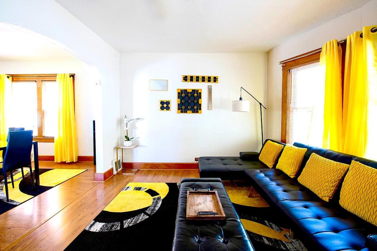 The Amber Retreat - Brooklyn Centre Comfort - Charming Space For Families, Couples & Business Travelers Near Downtown - With 300Mb Wifi, Parking & Self Check-In Cleveland Exterior foto